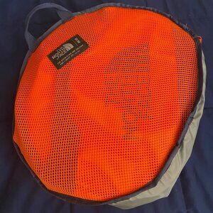 North Camp Base Camp Duffel Medium, in Red. NWT.